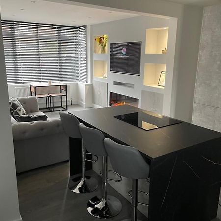 Va Home Stay - Close To Luton Airport, M1 & A505 Luton (Bedfordshire) Exterior foto