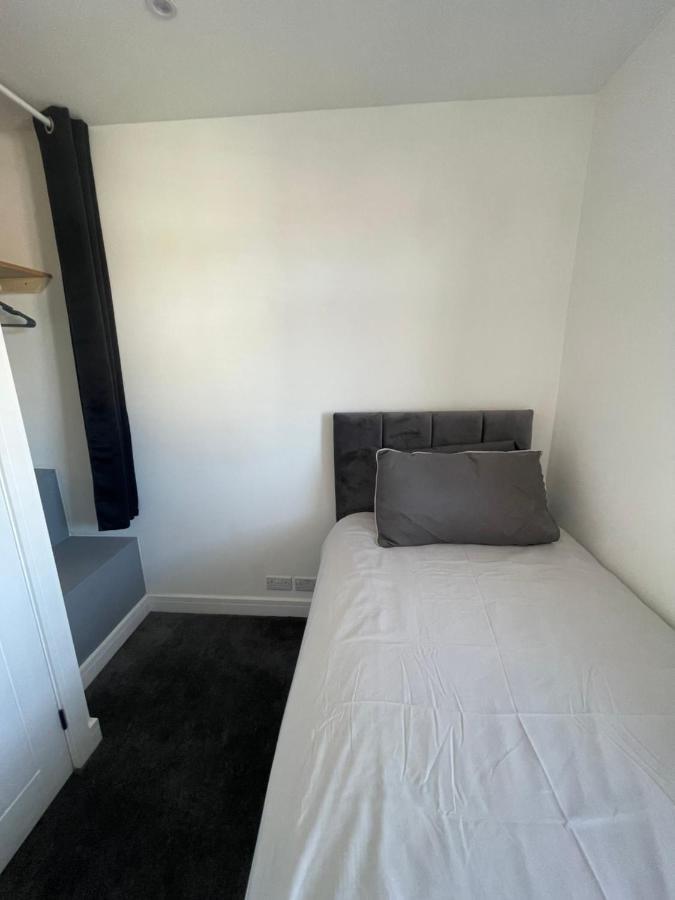 Va Home Stay - Close To Luton Airport, M1 & A505 Luton (Bedfordshire) Exterior foto